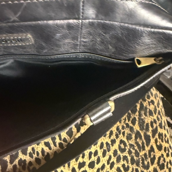 Fossil Leather Black and Gold Briefcase with Elegant Design - Picture 2 of 7